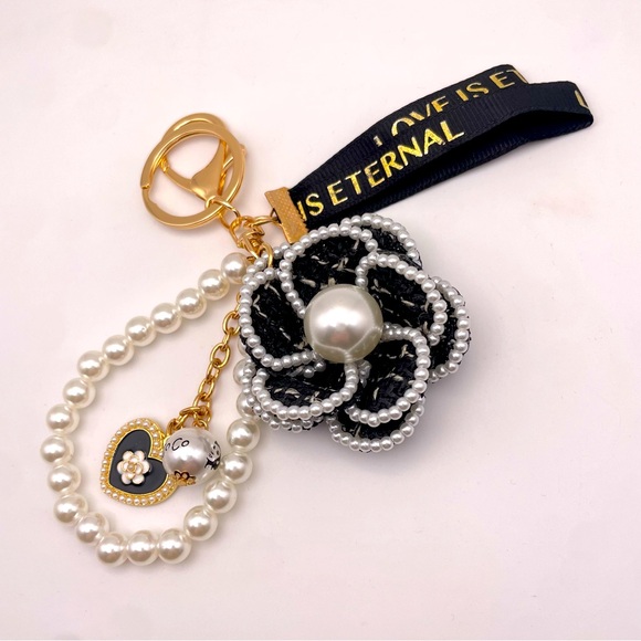PEARLS + LACE CAMELLIA | Bag Charm | Keychain | Black (Brand New!) ✨ - Picture 5 of 7